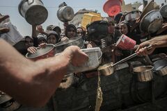 イスラエル、ガザ民間地域で軍事活動を一時停止－支援物資搬入で| TBS CROSS DIG with Bloomberg