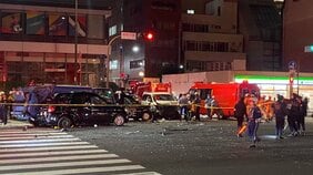 【速報】東京・港区の「特許庁前」交差点で車両6台絡む事故　6人負傷のうち2人が意識不明の重体|TBS NEWS DIG