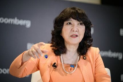 片山財務相、個人向け国債は「もっと選ばれていい商品」－販促に意欲