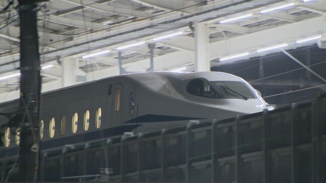 床下から白煙の「こだま」岐阜羽島駅から浜松工場へ|TBS NEWS DIG