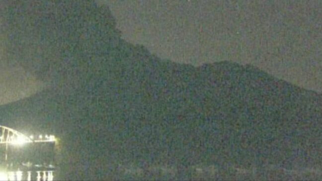 桜島が噴火　噴煙2000メートル上がる　鹿児島|TBS NEWS DIG