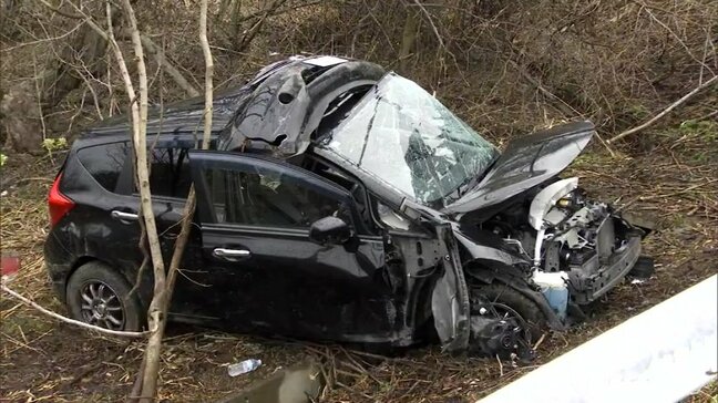 国道4号交差点・2人死傷の事故 検察が24歳の男を危険運転致死傷などの罪で起訴 乗用車は大破・信号機は“ぽっきり”折れ… 酒気帯び状態で乗用車を運転→赤信号を無視し時速56~59キロで交差点進入か|TBS NEWS DIG