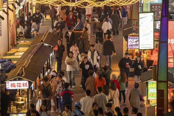 中国、与信の伸びが予想外に鈍化－資金需要の低迷浮き彫り