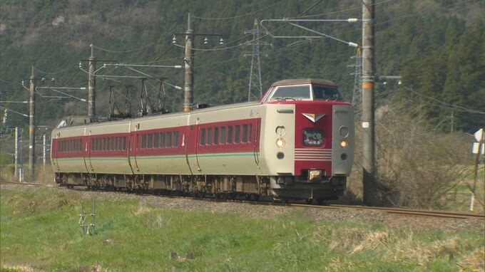 「迷惑極まりない」「バンバン取り締まってどんどん捕まえてほしい」一部の悪質な撮り鉄に、鉄道ファン怒り　県がマナーアップ呼びかけ…「新型やくも」注目で計200台の駐車場開放　|　BSSニュース | BSS山陰放送