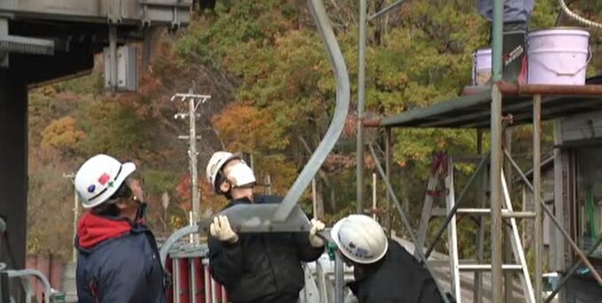 今シーズン一番の寒さに 金沢のスキー場では「冬支度」医王山スキー場でリフト取りつけ　|　石川県のニュース｜MRO北陸放送