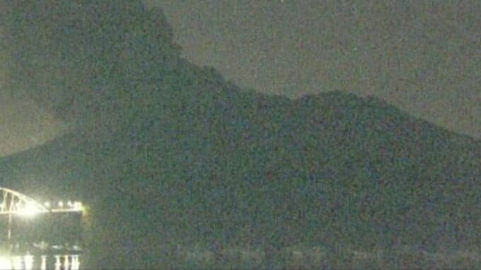 桜島が噴火　噴煙2000メートル上がる　鹿児島|TBS NEWS DIG
