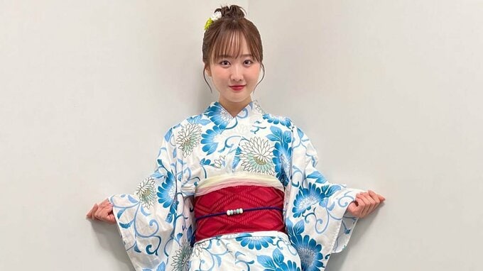 【 本田望結 】　「七夕」　白地に青い花柄・赤い帯　鮮やかコントラストの浴衣姿を披露　「織姫さまきたぁぁぁ」「これは……夏祭りの女神降臨」と称賛の声|TBS NEWS DIG