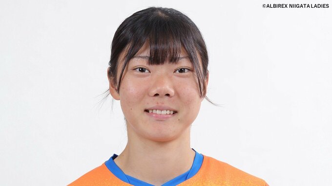 長身180cmDF横山笑愛選手(18)と契約更新 「恩を返せるように覚悟をもって闘う」アルビレックス新潟レディース|TBS NEWS DIG