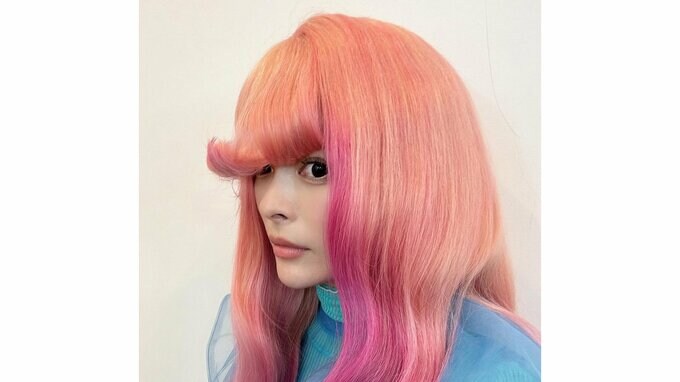 【きゃりーぱみゅぱみゅ】　「Uncanny?」オレンジ×ピンクのグラデーションの遊び心溢れる新ヘアスタイルが話題に　「可愛すぎて、鼻血出ます」「前髪くるくるはらじゅく、かわいい！」などの声|TBS NEWS DIG