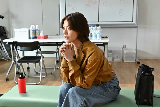 日曜劇場『キャスター』より、月城かなと