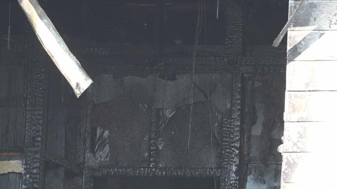 【詳報】「2階から煙が見える」青森県平川市で住宅1棟が焼ける火事　家に住む女性2人が病院搬送　乾燥注意報発表中　火の取り扱いには注意を|TBS NEWS DIG