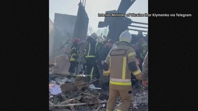 ウクライナの広範囲に攻撃「エネルギー施設への最大規模攻撃」少なくとも3人死亡