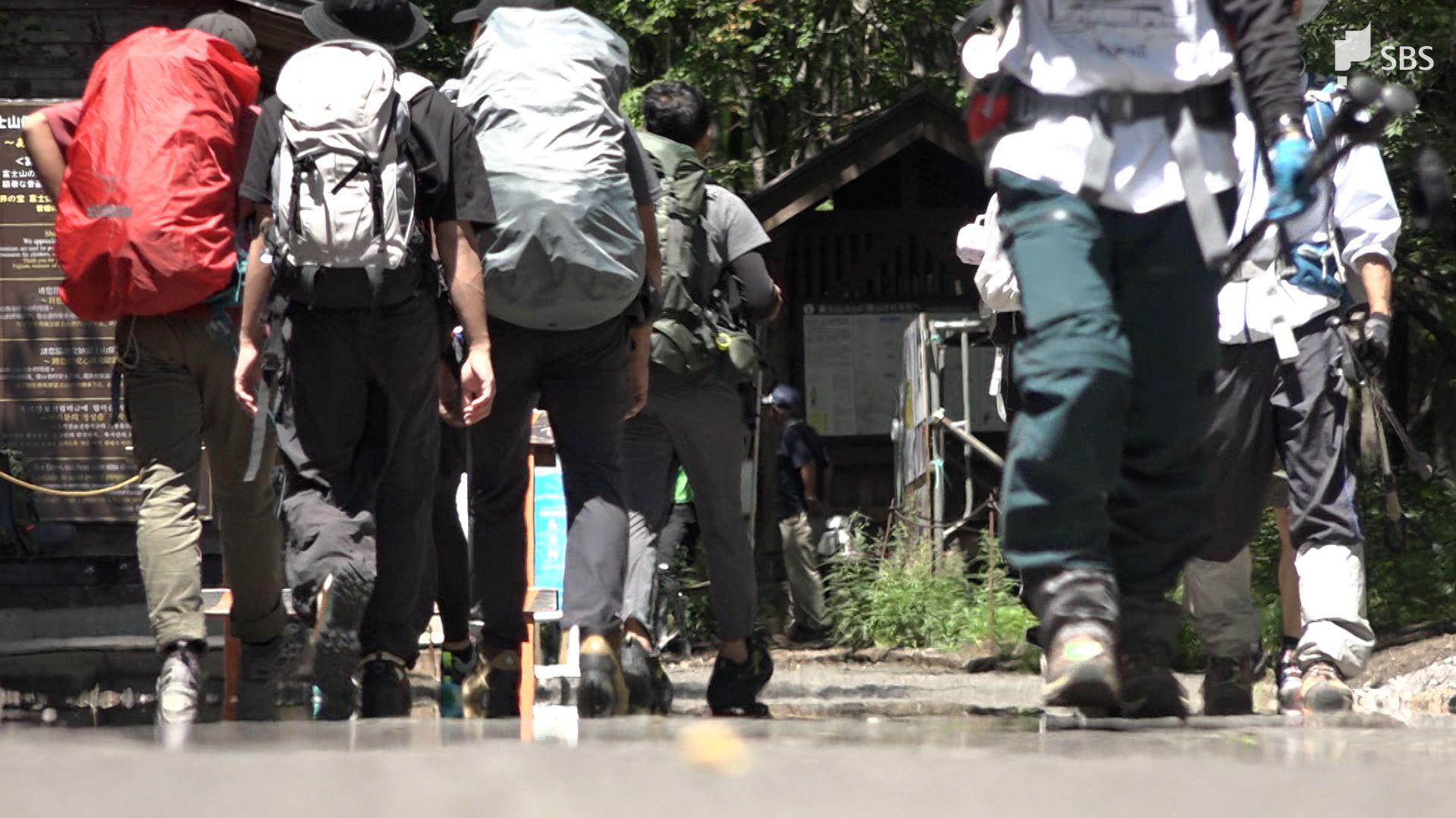 富士登山の客数減少も遭難多発…2236回登頂の