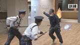 都内の商業施設で“無差別犯罪”想定した訓練実施 犯人取り押さえ、けが人救護など手順を確認|TBS NEWS DIG