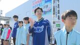 「笑顔溢れたあいさつ運動に―」アイスホッケーチーム・東北フリーブレイズ・田中健太郎選手と鎌田悠希選手が小学生たちと「あいさつ運動」 | 青森のニュース│ATV NEWS│青森テレビ