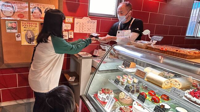 1月1日生まれは「誕生日ケーキが食べられない?」 元日営業を30年続けるケーキ店「求められる限り続けたい」|TBS NEWS DIG