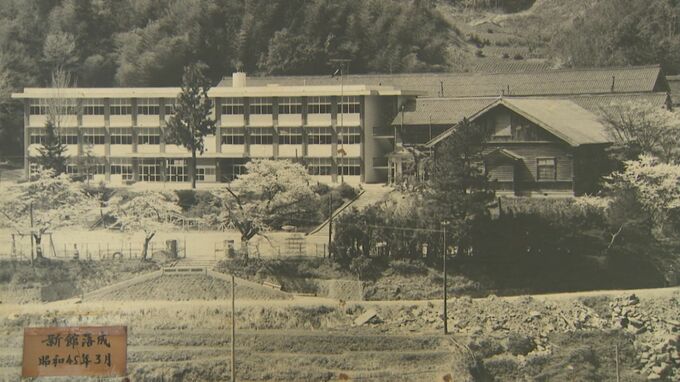 「運動会の校庭とか、参観日の教室とか…」130年歴史を重ねた校舎とお別れ…雲南市立海潮小学校「思い出がよみがえってきて」|TBS NEWS DIG