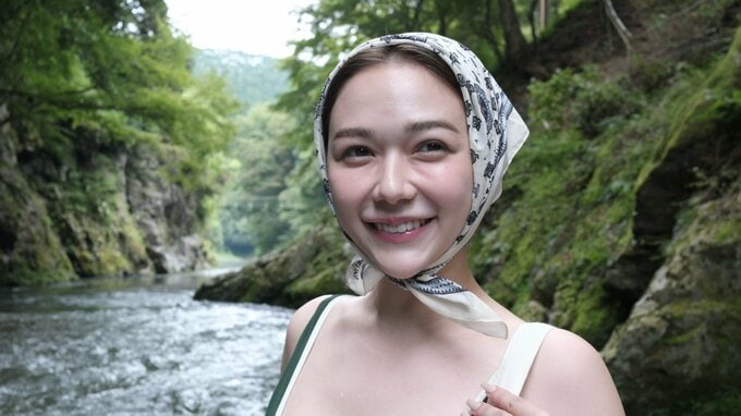 【 村重杏奈 】「パリで買った水着！」ビキニで川遊び＆BBQ　ガチ泳ぎで〝子どもみたいにはしゃいだ！〟フォロワー絶賛「スタイル良すぎて」「ダイナミック！」|TBS NEWS DIG