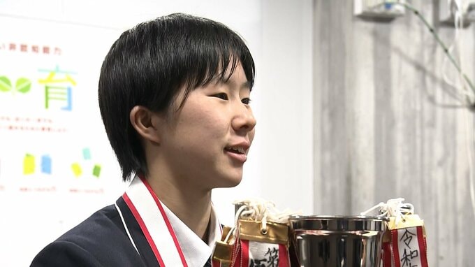 「ジュニアの世界大会でもしっかり優勝を」渡邉柚乃選手（倉敷中央高校2年）バドミントンの全国大会で優勝を報告【岡山】|TBS NEWS DIG