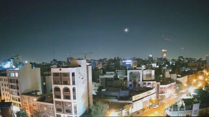 イランが近日中にイスラエルに報復攻撃か 親イラン武装組織を通じてミサイルやドローン攻撃の可能性　米メディア