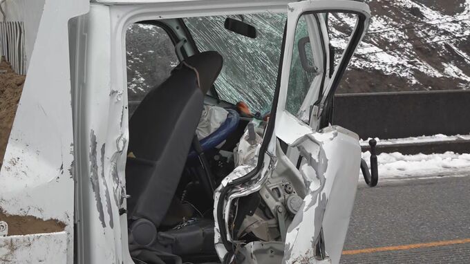 トンネル付近でトラックなど11台が絡む事故 3人けが 路面凍結でスリップか 石川・輪島市|TBS NEWS DIG