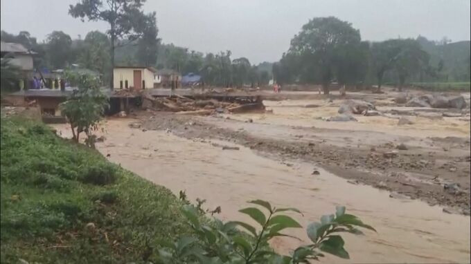インド南部土砂崩れ 死者277人 200人以上不明 北部でも豪雨で50人以上不明