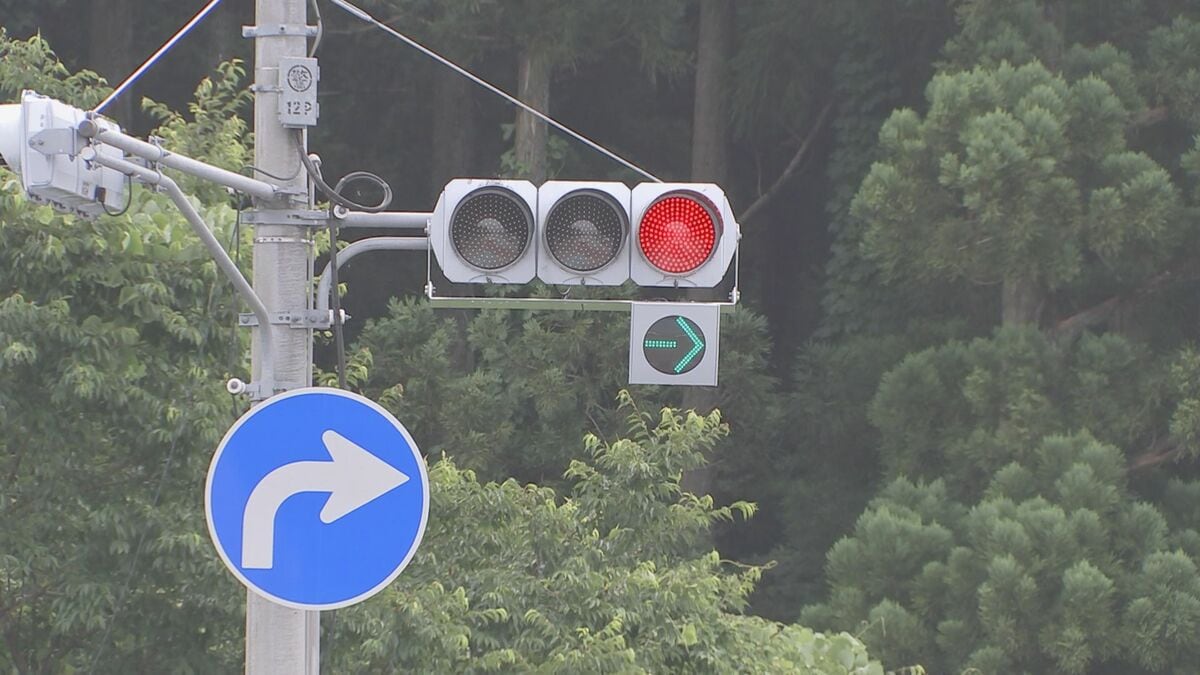 東北自動車道の黒磯板室ICに「信号機の右折矢印」と標識を新たに設置 4