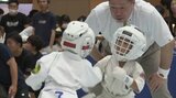幼児も本気のぶつかり合い 応援する大人も熱い視線 岩手・大船渡市で実戦形式の空手大会に約350人|TBS NEWS DIG
