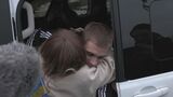 ロシアで養子のウクライナ男性　徴兵対象年齢18歳の誕生日に帰国|TBS NEWS DIG