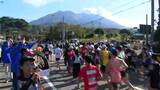 桜島をバックに3500人が出走「ランニング桜島大会」雄大な自然と食を楽しむ　鹿児島市|TBS NEWS DIG