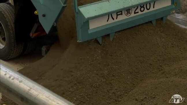 低レベル放射性廃棄物の埋設センターで初の「覆土」作業はじまる 1号施設の覆土は2035年度までに完了予定 日本原燃|TBS NEWS DIG