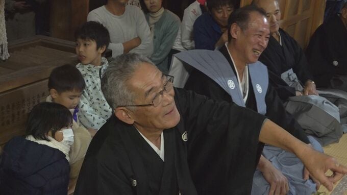 「裏ガタガタで月の模様みたい！」餅を“けなし合う”神事「いどり祭」4年ぶり開催　|　石川県のニュース｜MRO北陸放送