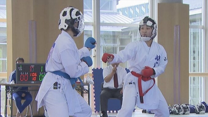 山梨県高校総体　空手　団体戦組手で日本航空が男女アベック優勝を飾る|TBS NEWS DIG