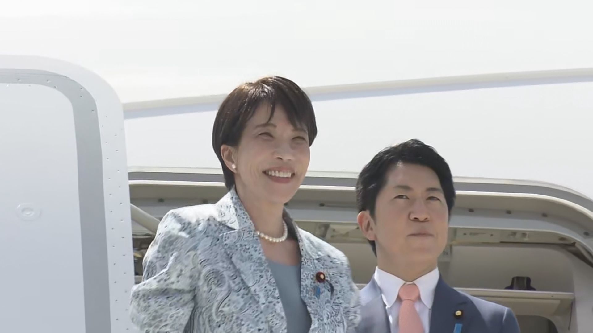速報】高市総理が隣国・スイスに到着 フランス開催G7サミット出席へ