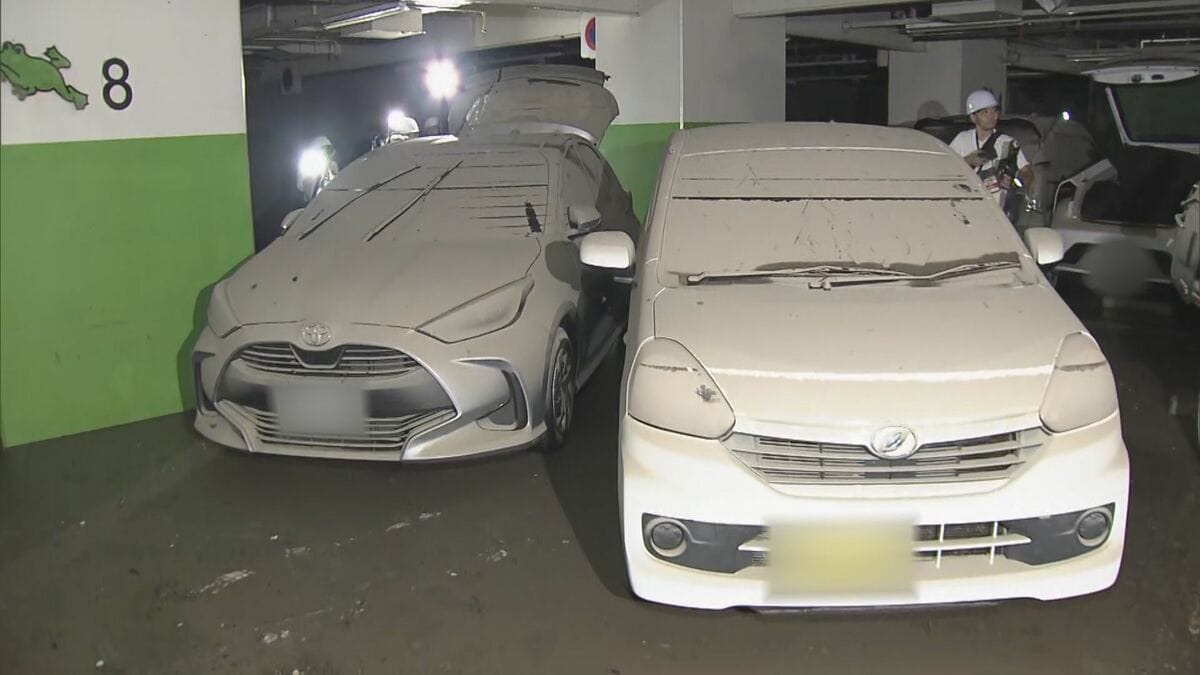 車は水や泥をかぶったままの状態… 大雨で274台が水没の地下駐車場 電動