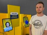万博会場に登場の「接客アバター」ウクライナ人ITエンジニアが開発 ロシアの侵攻から3年半 日本での避難生活で感じた“不自由さ”がきっかけ 戦火続く母国への思い「もう誰も苦しめられてほしくない」|TBS NEWS DIG