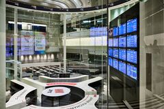 日本株は金融や電機高い、陸運や小売り安い－株価指数は方向感乏しい| TBS CROSS DIG with Bloomberg