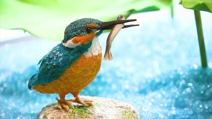 色鮮やかな鳥たち すべてお菓子でできているんです その名も「お菓子で