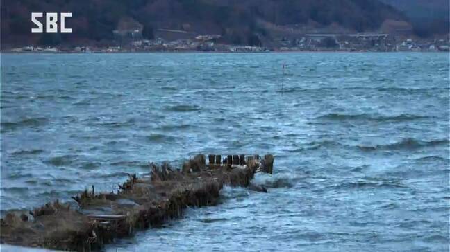 「大寒」3月上旬から4月中旬並みの暖かい朝に　「御神渡り」の出現を待つ諏訪湖には白波が立つ　長野|TBS NEWS DIG