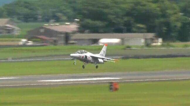 鹿児島空港でT-4練習機による慣熟訓練|TBS NEWS DIG