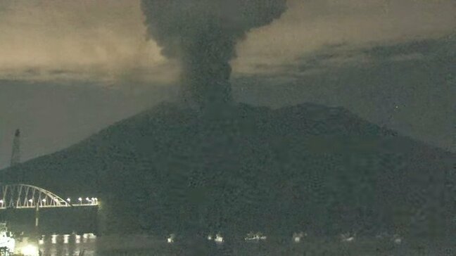 桜島で噴火　噴煙２２００ｍで雲に入る【２０日の降灰予報】鹿児島・宮崎|TBS NEWS DIG