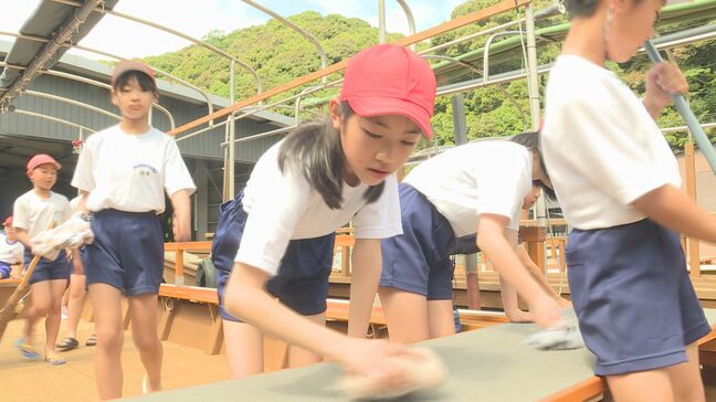 ホタルが舞う季節　小学生がホタル舟を清掃　山口県下関市|TBS NEWS DIG