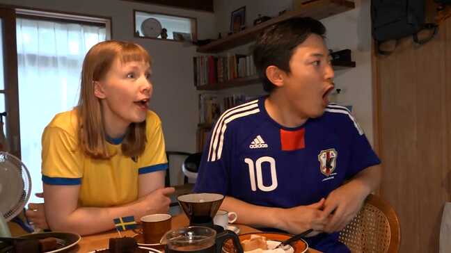 【W杯】「仕事は内緒で休みました」運命の一戦に沸く福岡 夫は日本・妻はスウェーデン!国際結婚ファミリーも揺れた激闘の90分 山笠桟敷券発売の行列でもスマホ観戦|TBS NEWS DIG