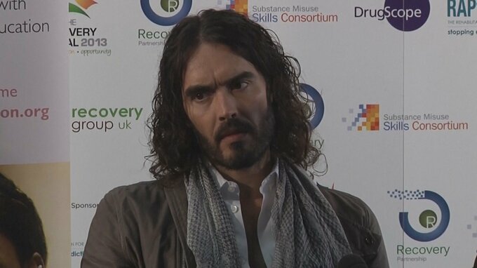 英コメディアンに性的暴行疑惑　ロンドン警視庁が捜査|TBS NEWS DIG