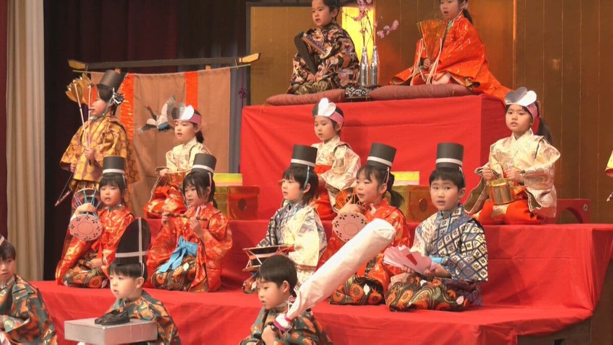 卒園前の思い出作り　園児が「生きびなさま」に　岐阜・高山市の幼稚園