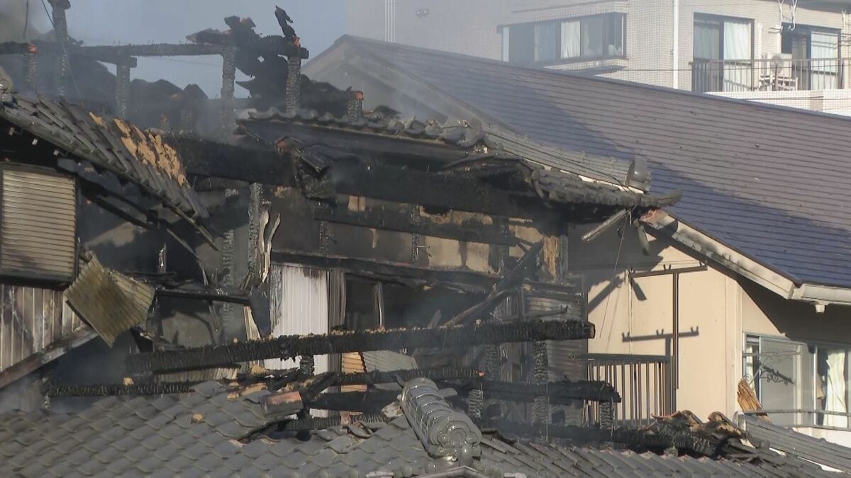 愛知・春日井市で住宅火災 住人とみられる女性1人が死亡 消防車10台が出動し約1時間半後に鎮圧