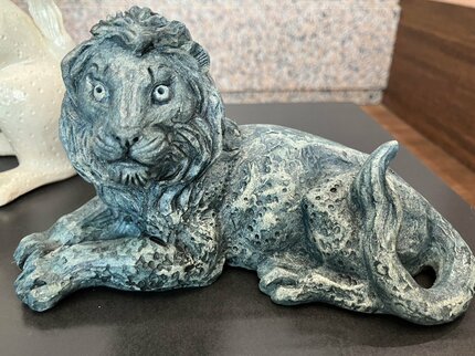 インディゴブルーのライオン」木村玉舟さんが「白備前」に「デニム染料