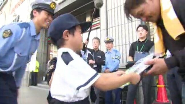 「交通安全お願いします!」園児たちが反射材の着用呼びかけ 県内の人口10万人当たりの死者数は全国ワースト2位 愛媛|TBS NEWS DIG