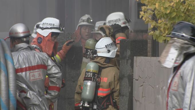 木造住宅1棟が全焼する火事 住人2人は逃げ出し命に別状なし 金沢市　|　石川県のニュース｜MRO北陸放送