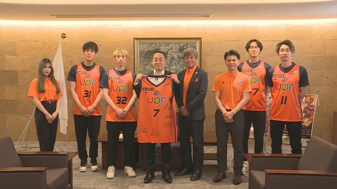 ガチ！ぶち熱！心燃やせ！　バスケットボールＢ３リーグ　山口パッツファイブ　今シーズン結果を市長に報告　|　山口のニュース・天気・防災｜tys NEWS｜ｔｙｓテレビ山口